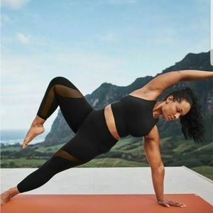 ATHLETA Salutation Stash Pocket II Mesh 7/8 Tight